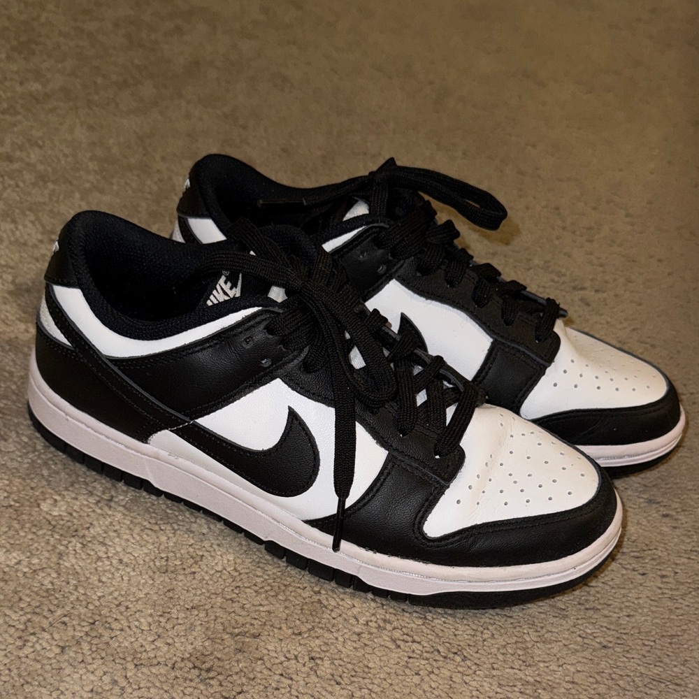 Nike women’s  Black and White Nike dunk pandas